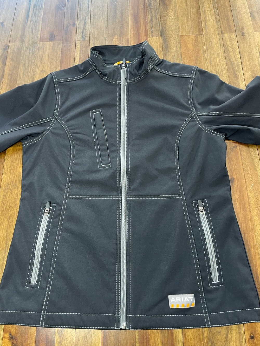 Ariat Rebar Women’s Black Utility Softshell Jacket with White Stitching - Picture 3 of 14